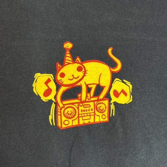 Gilden size small Navy Blue Graphic T-Shirt - Picture 4 of 5